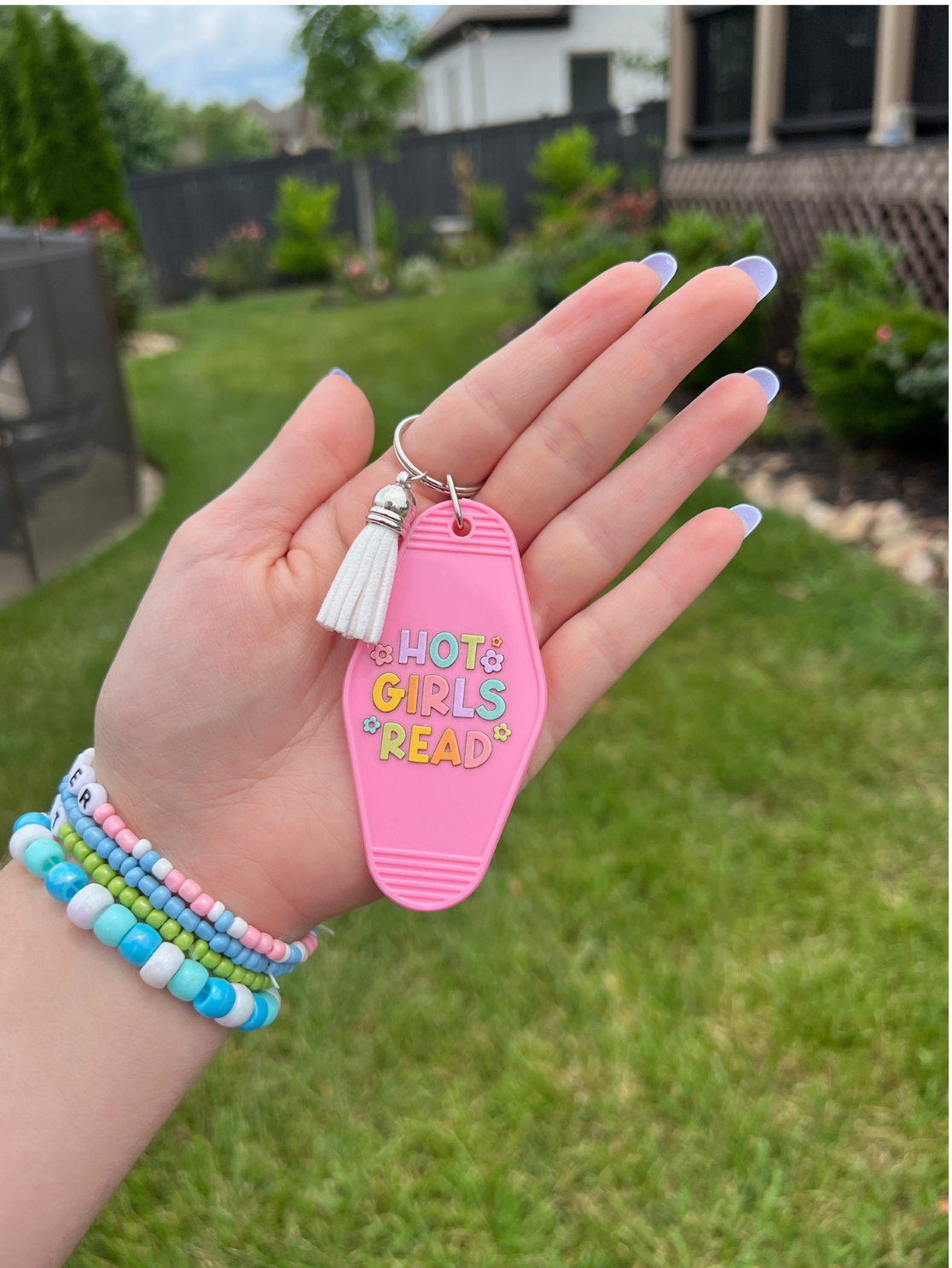 Hot Girls Read Retro Motel Keychain