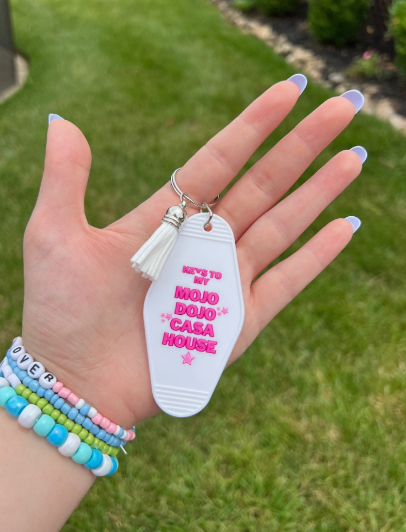 Mojo Dojo Casa House Retro Motel Keychain